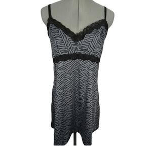 Body Form 1X Chemise Nightgown Adjustable Spaghetti Straps Lace Gray Black